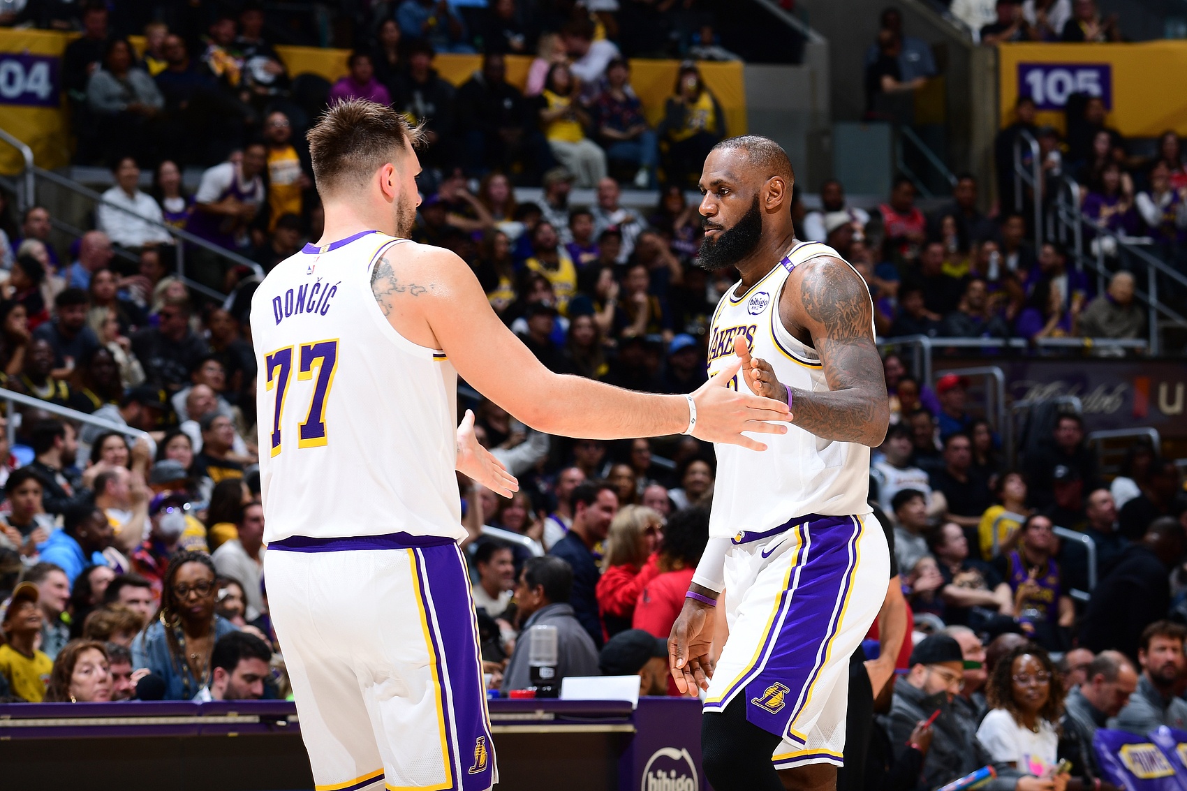  東契奇：進(jìn)攻端還要與詹姆斯&里夫斯再配合 我們在努力找到辦法