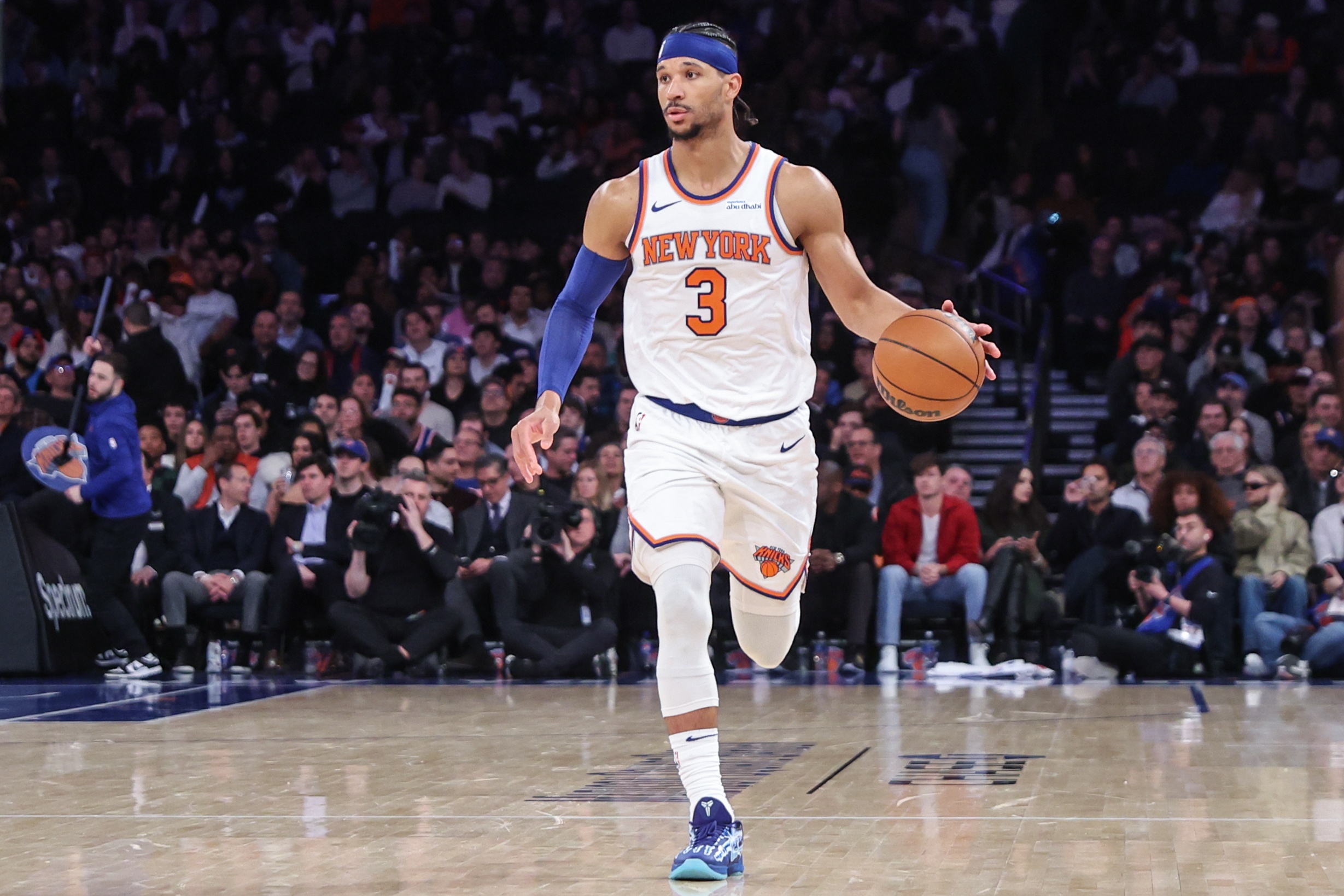  基操！哈特出戰(zhàn)42分鐘砍13分14籃板8助攻2搶斷 籃板全場(chǎng)最高