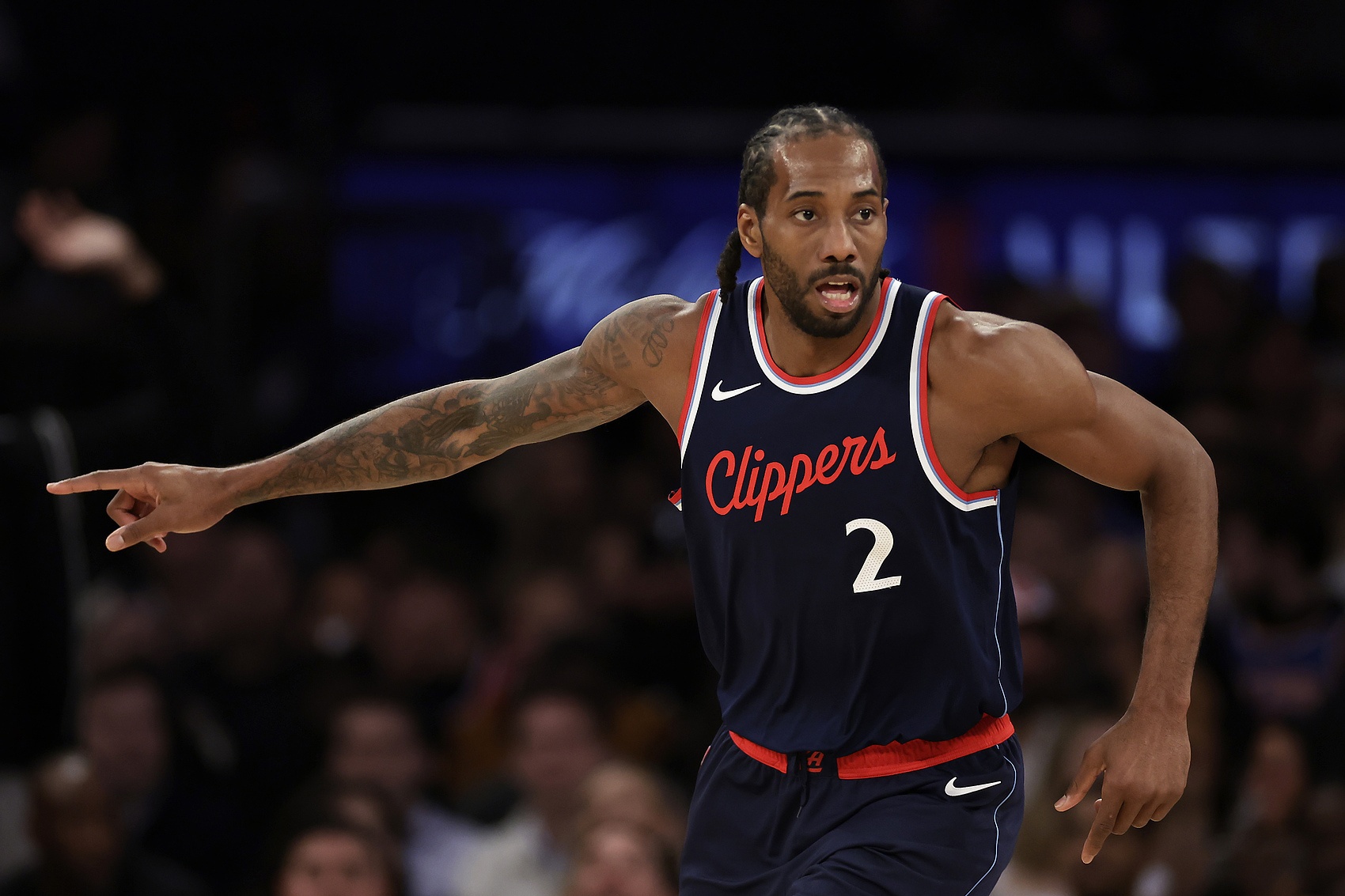  全都回來了！小卡半場11中8砍下25分5板2助3斷2帽 次節(jié)獨(dú)得19分