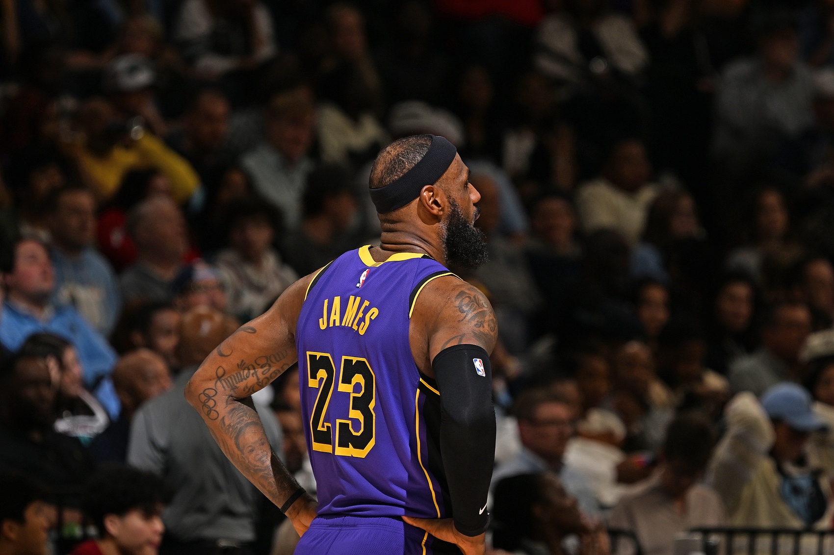  詹姆斯生涯總蓋帽數(shù)達到1147次 追平鮑勃-麥卡杜&并列歷史第74